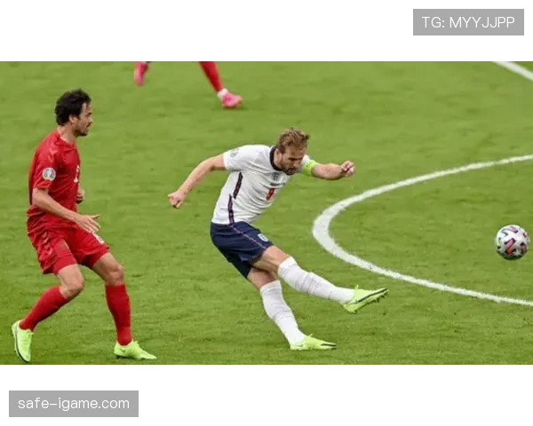 欧洲杯惊天世界波引爆全场，球迷热议历史性瞬间