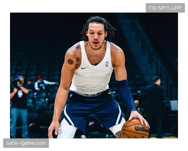 阿隆-戈登掘金生涯高光时刻:暴力美学扣篮点燃全场 阿隆-戈登掘金生涯高光时刻:暴力美学扣篮点燃全场