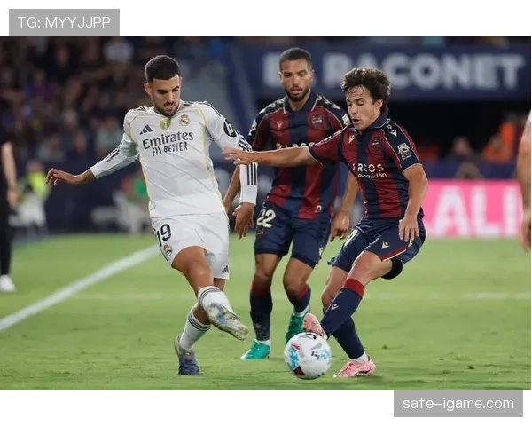 西甲战术革新:全新战术体系重塑球队命运与比赛风格 西甲战术革新:全新战术体系重塑球队命运与比赛风格