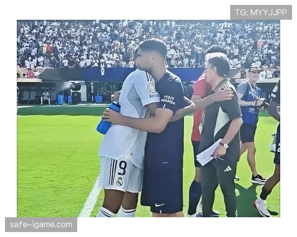 阿什拉夫迈入29岁新篇章:直面挑战,拥抱职业新机遇 阿什拉夫迈入29岁新篇章:直面挑战,拥抱职业新机遇