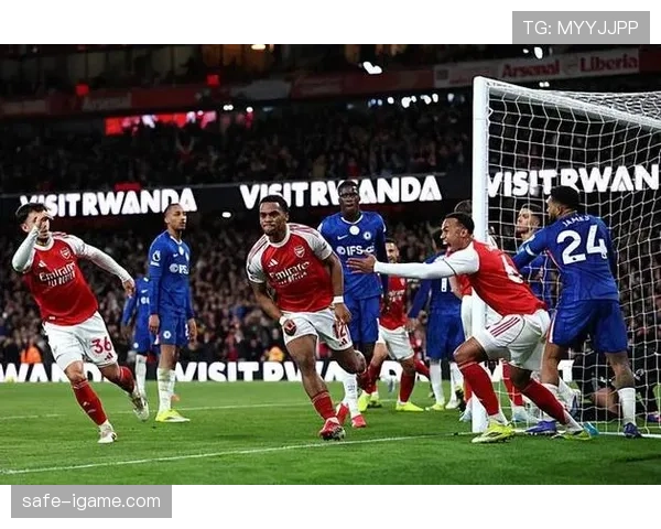 阿森纳中场表面稳固,攻守失衡问题逐步反映在比赛走势中 阿森纳中场表面稳固,攻守失衡问题逐步反映在比赛走势中