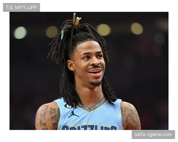 莫兰特夜店蹦到凌晨三点,第二天训练迟到还穿拖鞋? 莫兰特夜店蹦到凌晨三点,第二天训练迟到还穿拖鞋?