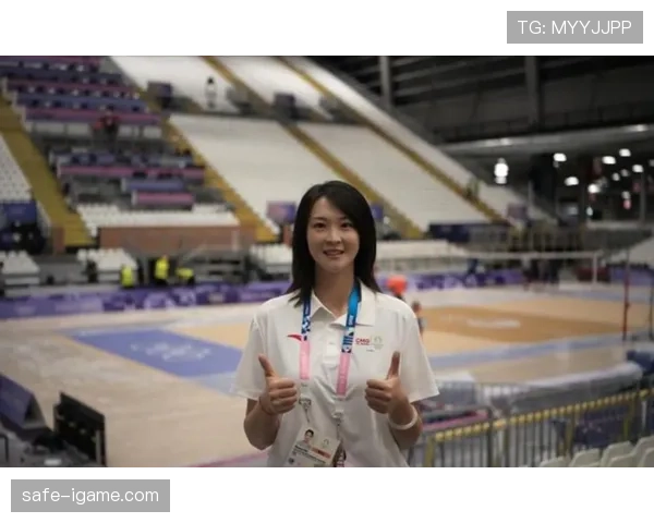 惠若琪退役后这生活也太松弛了吧，每天瑜伽咖啡晒太阳，哪像练过排球的？