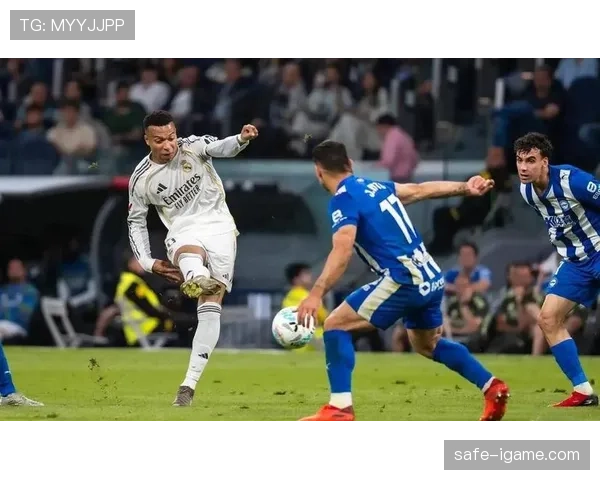 皇马进攻结构失衡问题显现，当前阶段对赛季表现造成影响